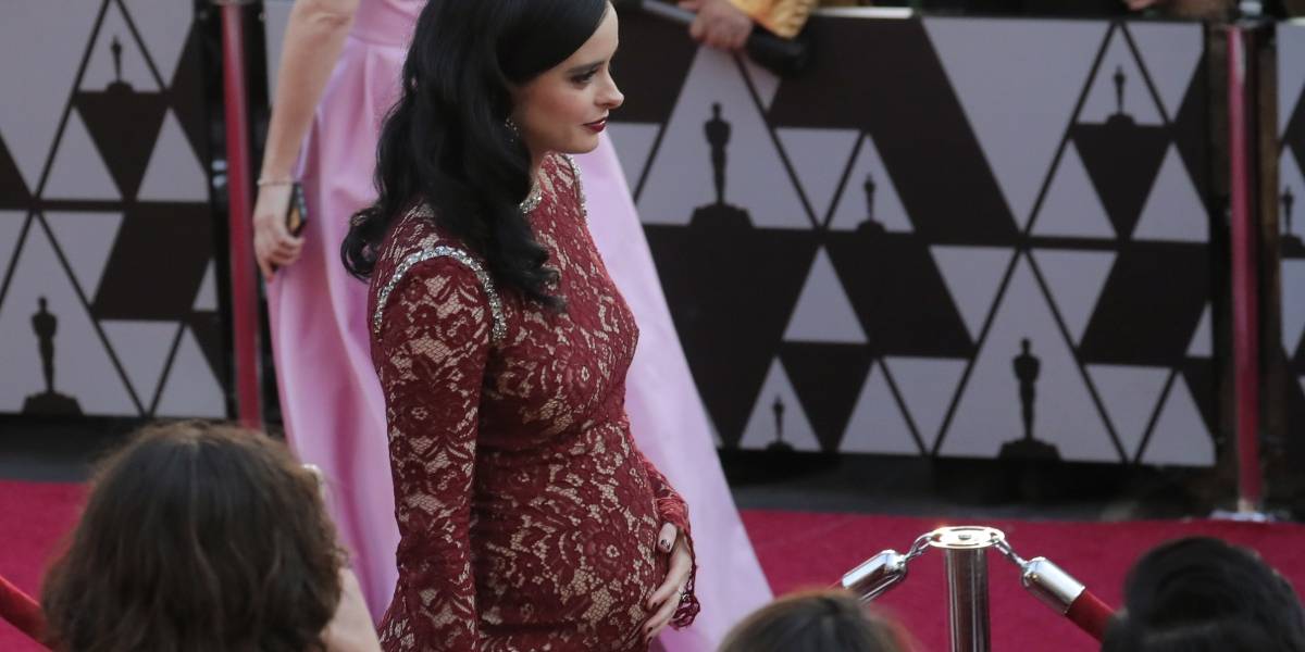 Estrela de Jessica Jones, Krysten Ritter, revela gravidez no Oscar