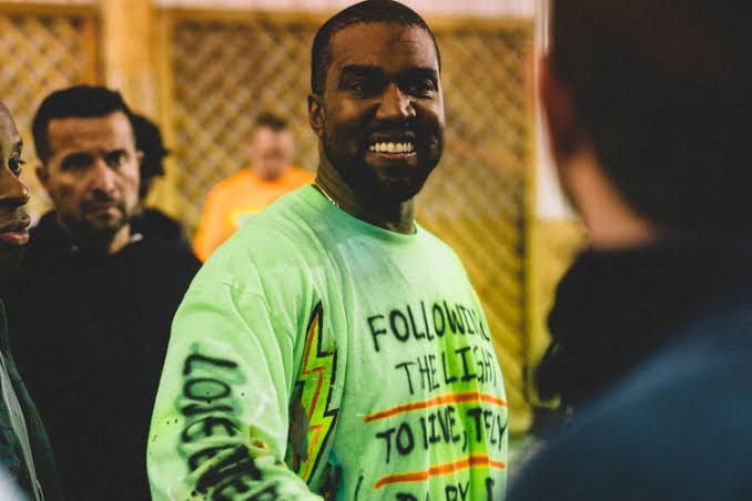 Kanye West | Rapper faz cultos semanais em sua casa