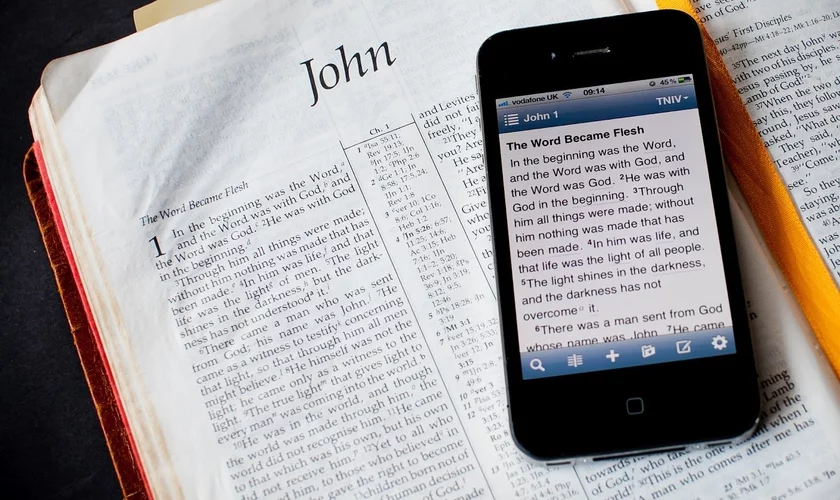 YouVersion e SBB lançam uma nova bíblia impressa com recursos digitais